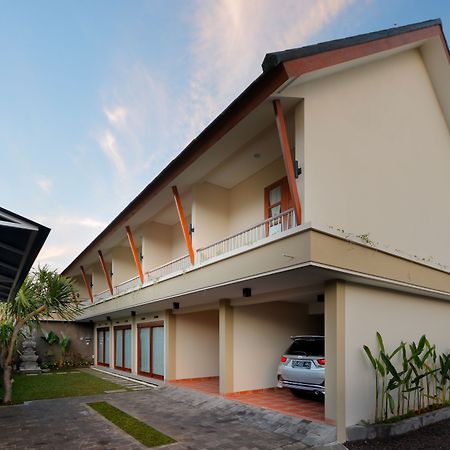 Iconic Bali Living Bed & Breakfast Denpasar  Ngoại thất bức ảnh