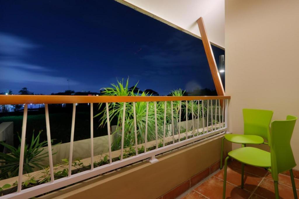 Iconic Bali Living Bed & Breakfast Denpasar  Ngoại thất bức ảnh
