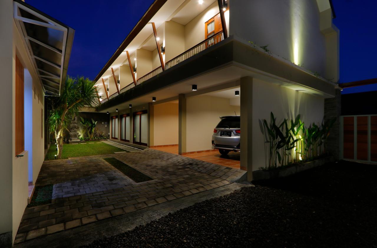 Iconic Bali Living Bed & Breakfast Denpasar  Ngoại thất bức ảnh